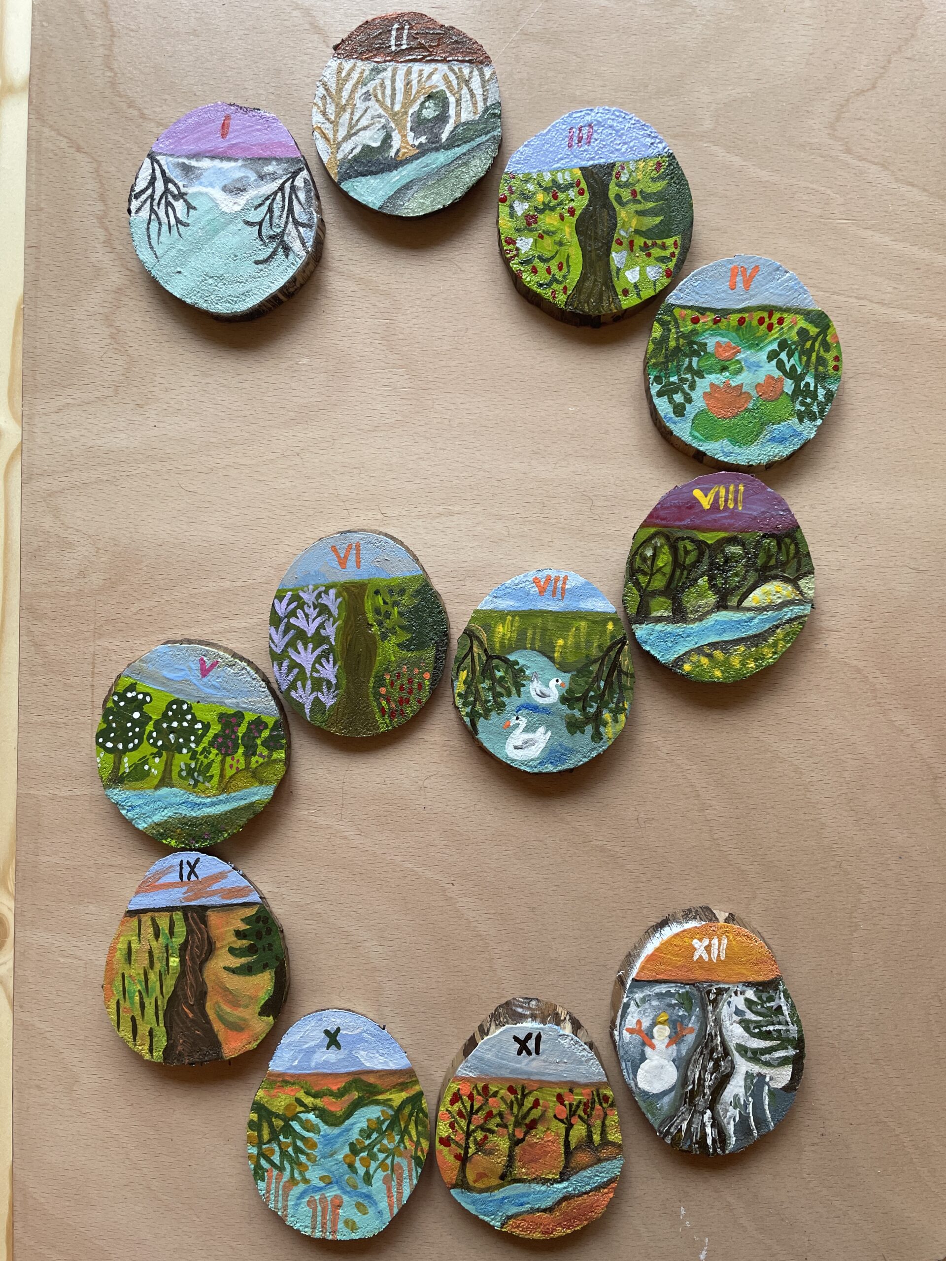 Set 12 rondele nuc “Calendarul peisajelor” - șerpuit